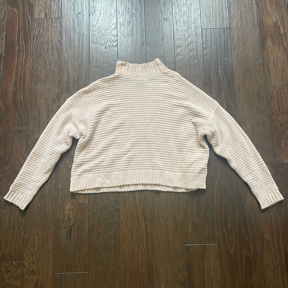 Women’s Forever21 size small light pink sweater